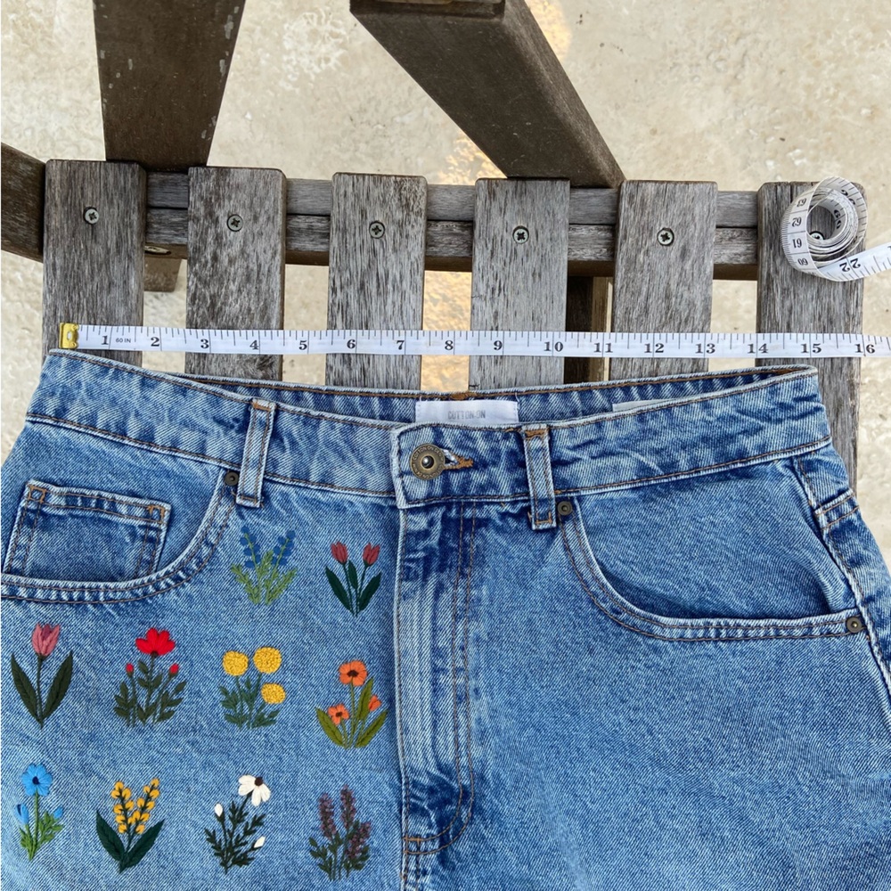 Hand-Embroidered Floral Shorts | Size 8 - Picture 10 of 14